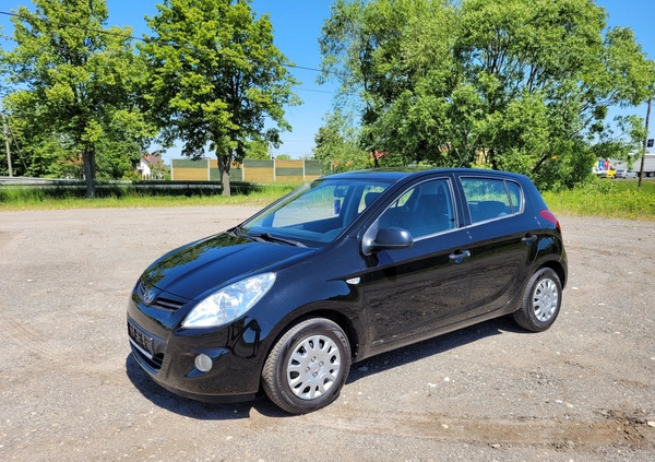 Hyundai i20 cena 17900 przebieg: 79000, rok produkcji 2010 z Kcynia małe 254
